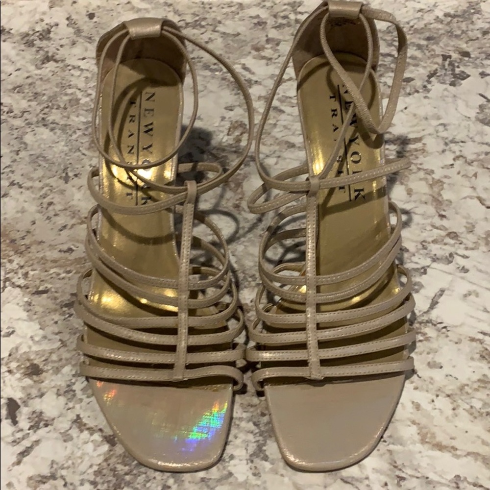 Ladies shoes - Picture 1 of 5